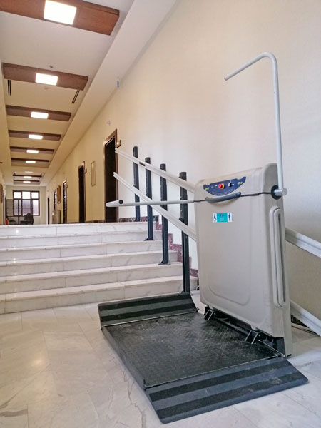 iç mekan katlanabilir merdiven tipi engelli platformları yerli imalat