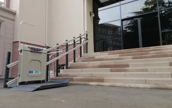 katlanabilir düz merdiven tipi engelli platformu