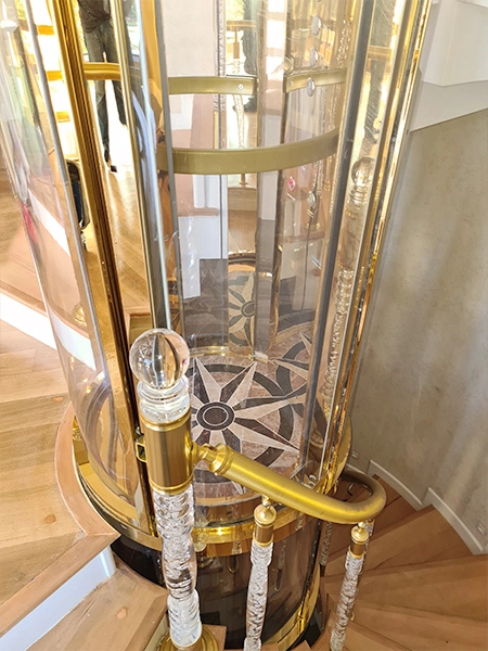oval elevator
