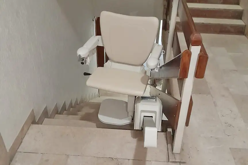 yenilenmiş merdiven asansörü